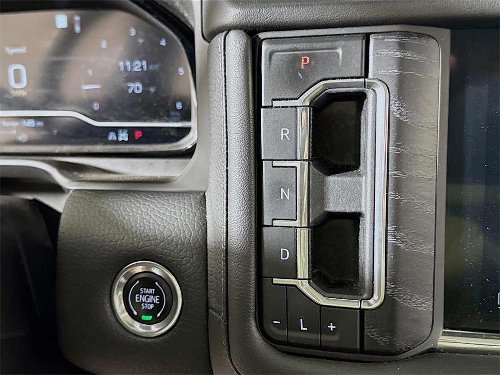 Used 2023 GMC Yukon XL Denali image 16