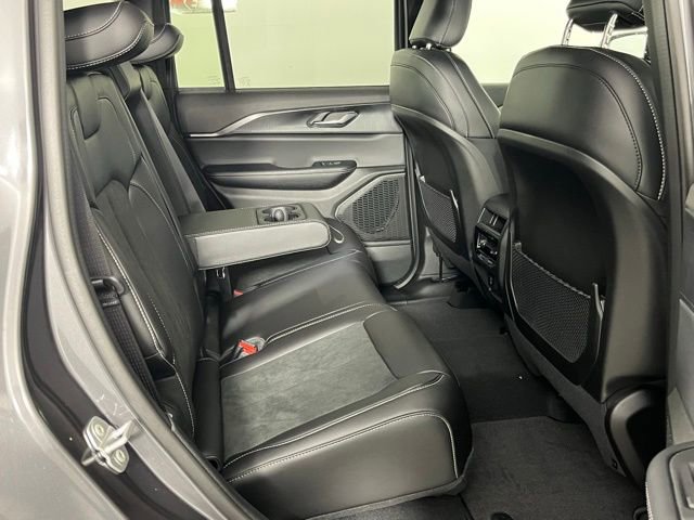 New 2025 Jeep Grand Cherokee Laredo image 29