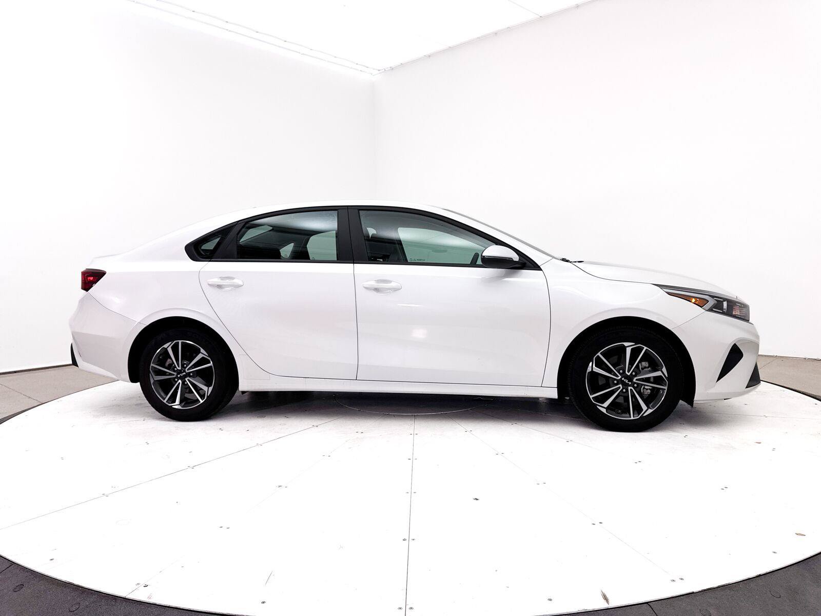 Used 2022 Kia Forte LXS w/ LXS Technology Package FWD image 38