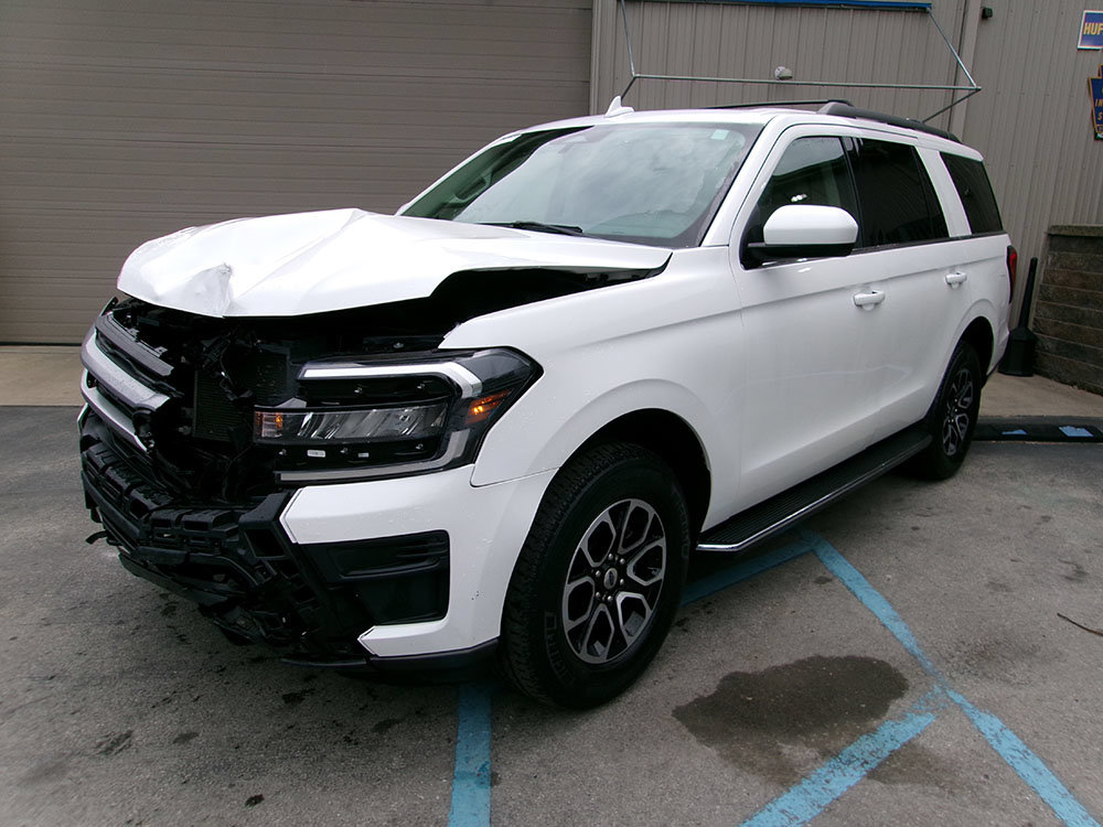 Used 2022 Ford Expedition XLT AWD/4WD image 1