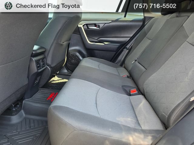 Used 2025 Toyota RAV4 XLE AWD/4WD image 23