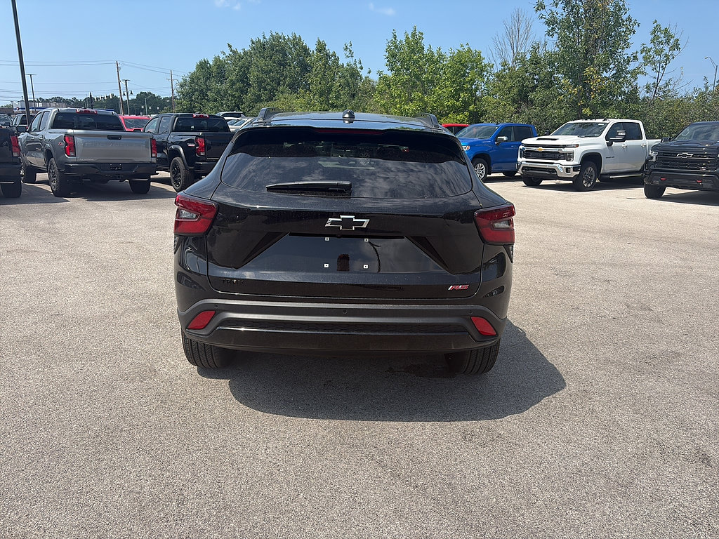 New 2026 Chevrolet Trax RS w/ Driver Confidence Package FWD image 4