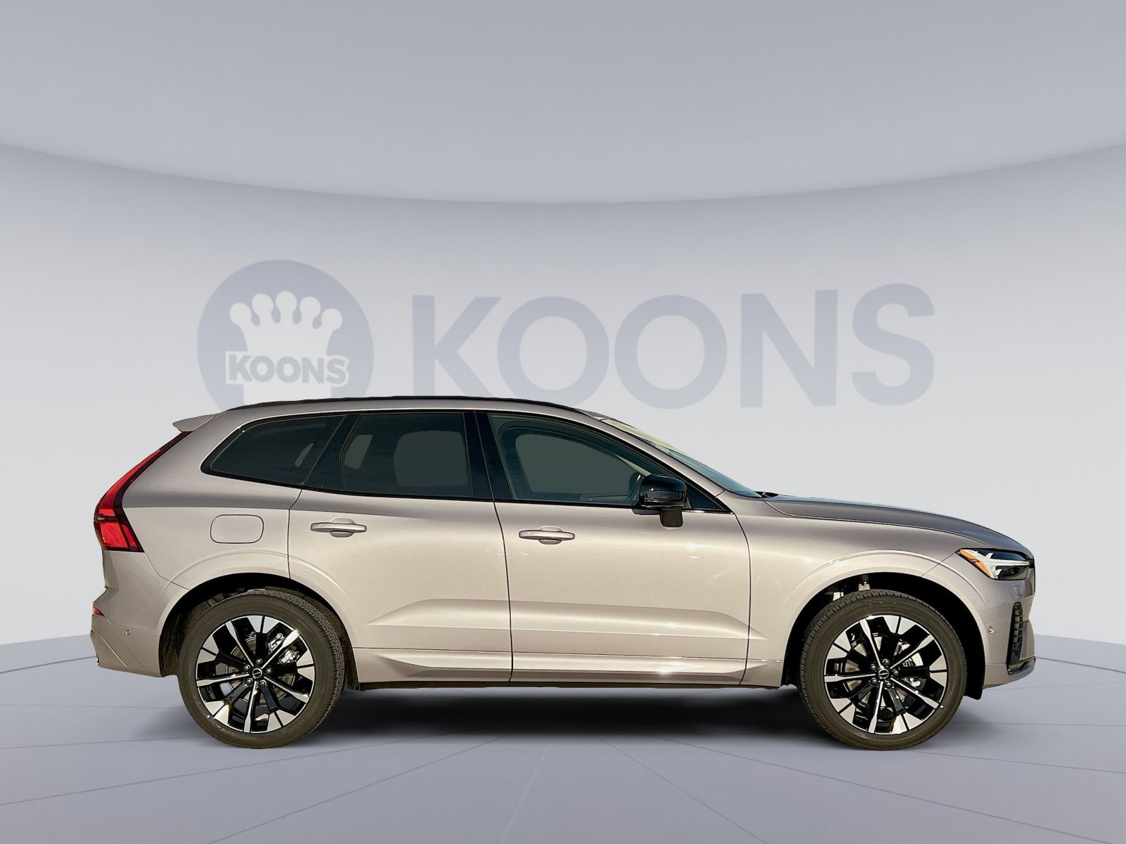 New 2026 Volvo XC60 B5 Plus w/ Protection Package Premier AWD/4WD image 8