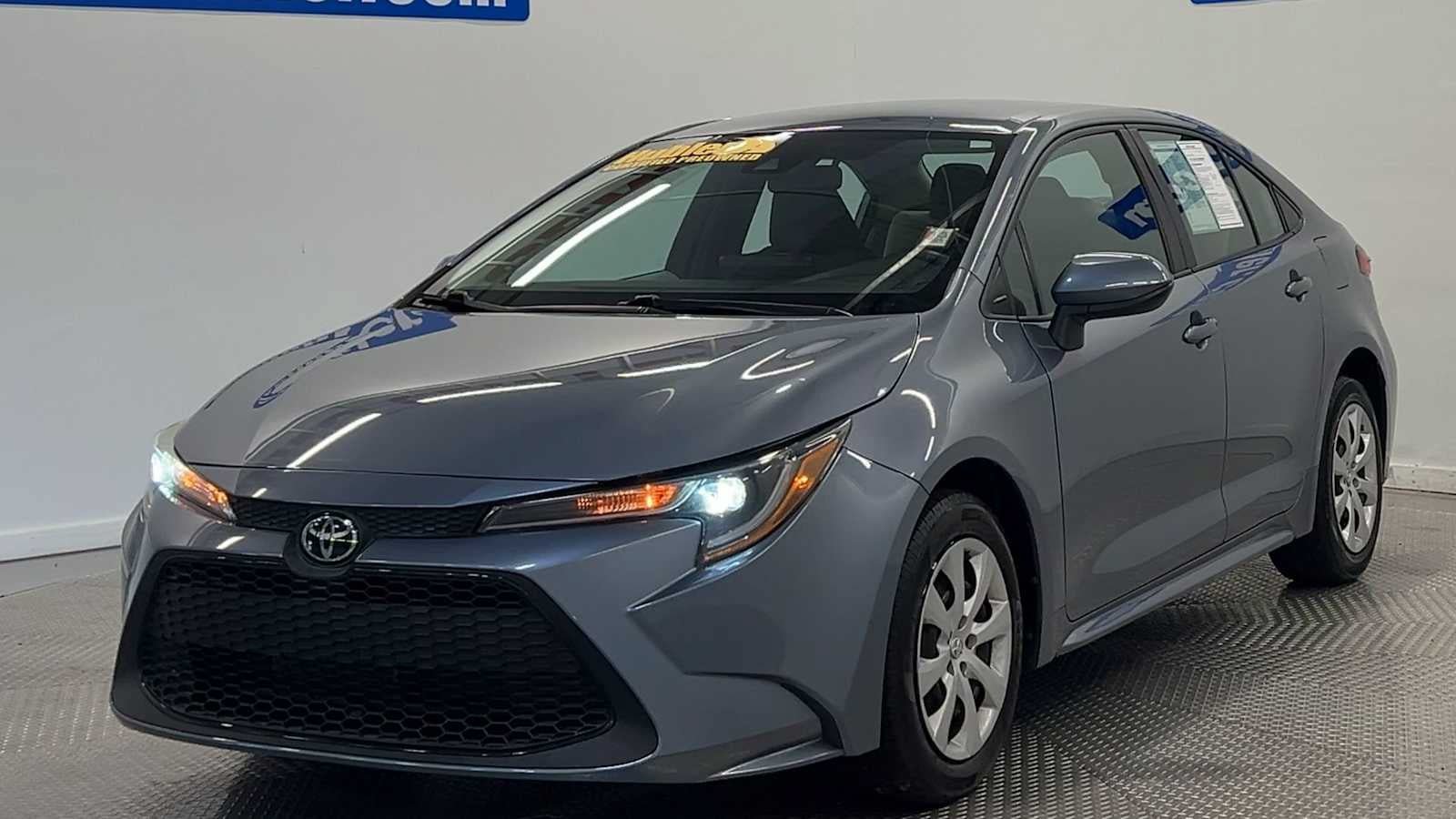 Used 2022 Toyota Corolla LE FWD image 4