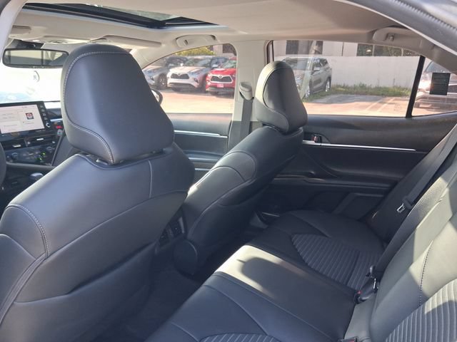 Used 2023 Toyota Camry SE w/ Cold Weather Package FWD image 5