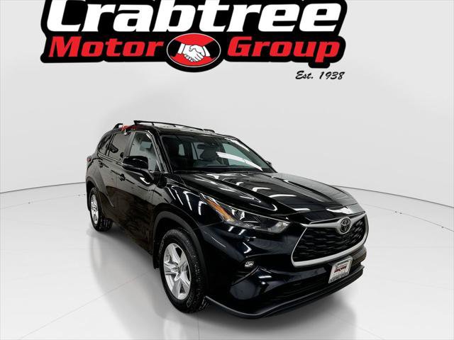 Certified 2024 Toyota Highlander LE image 1