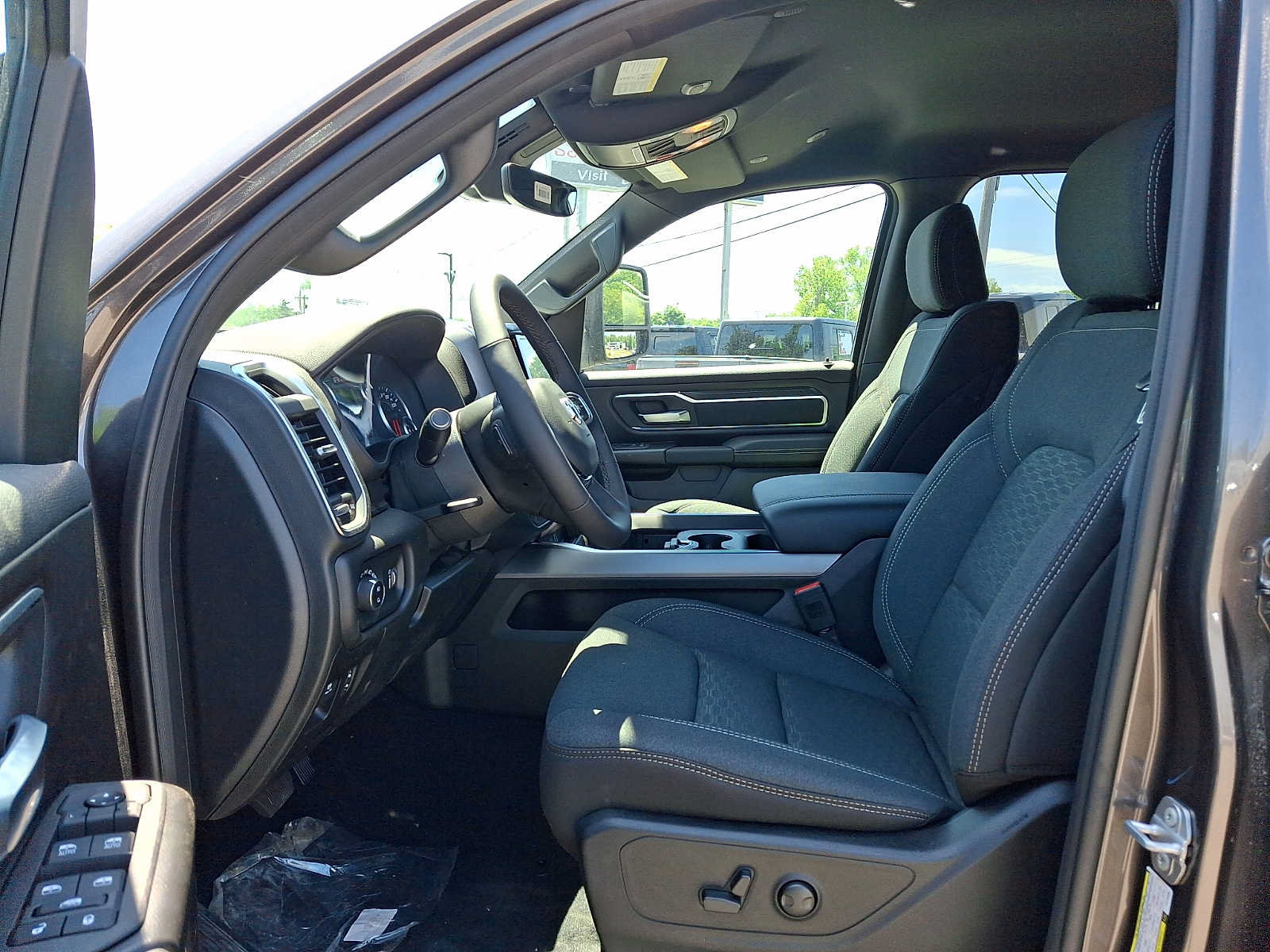 New 2026 RAM 1500 Big Horn AWD/4WD image 9