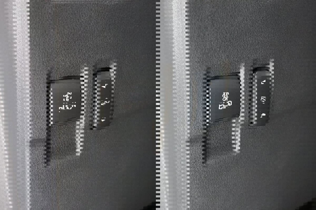 Used 2025 Ford F350 Lariat w/ Chrome Package image 25