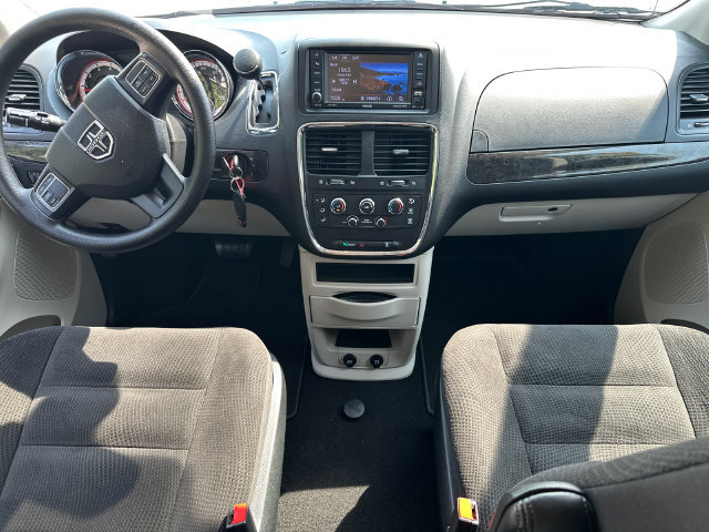 Used 2018 Dodge Grand Caravan SE w/ UConnect Hands-Free Group FWD image 22
