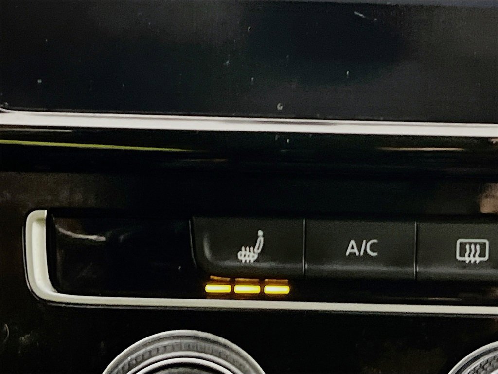 Used 2021 Volkswagen GTI SE image 21