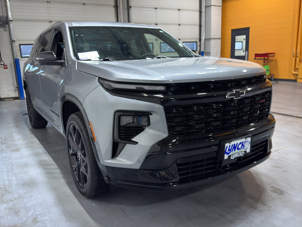 Used 2025 Chevrolet Traverse RS image 8