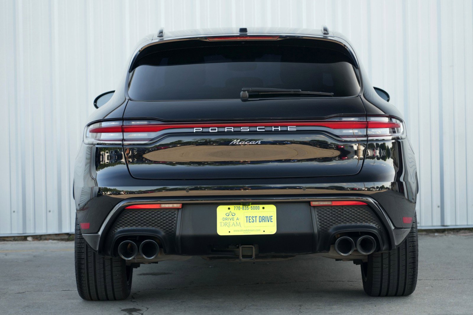 Used 2024 Porsche Macan image 11