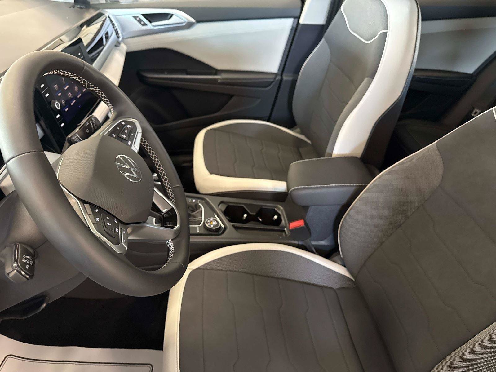 New 2026 Volkswagen Taos SE AWD/4WD image 22