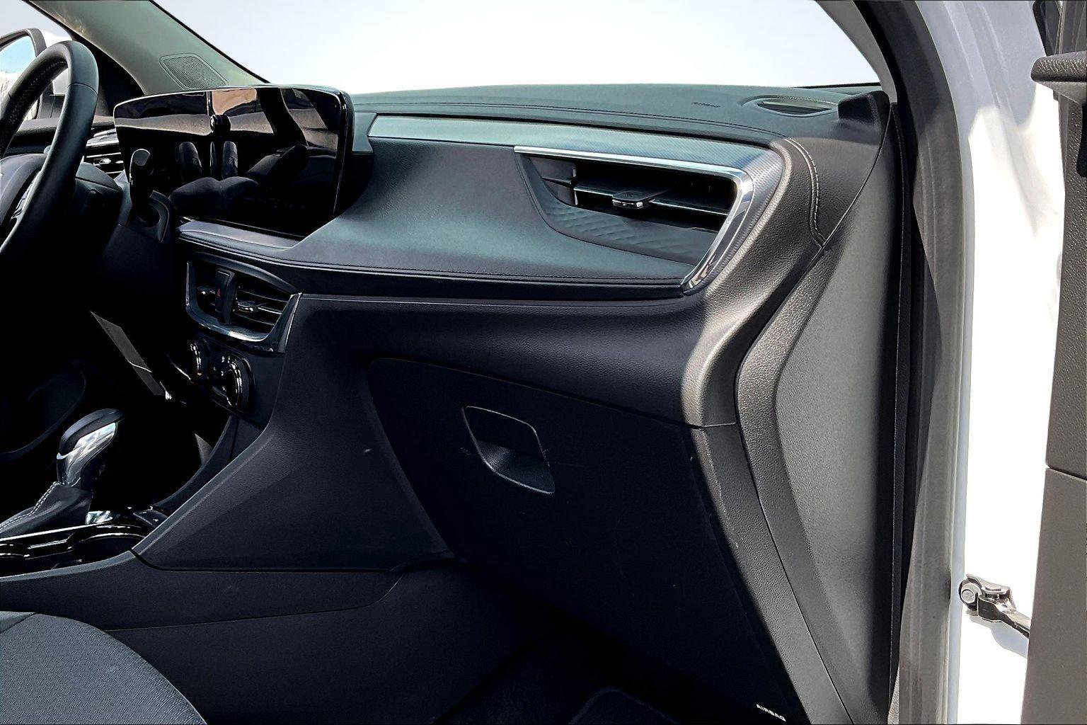 Used 2025 Buick Encore GX Preferred image 17