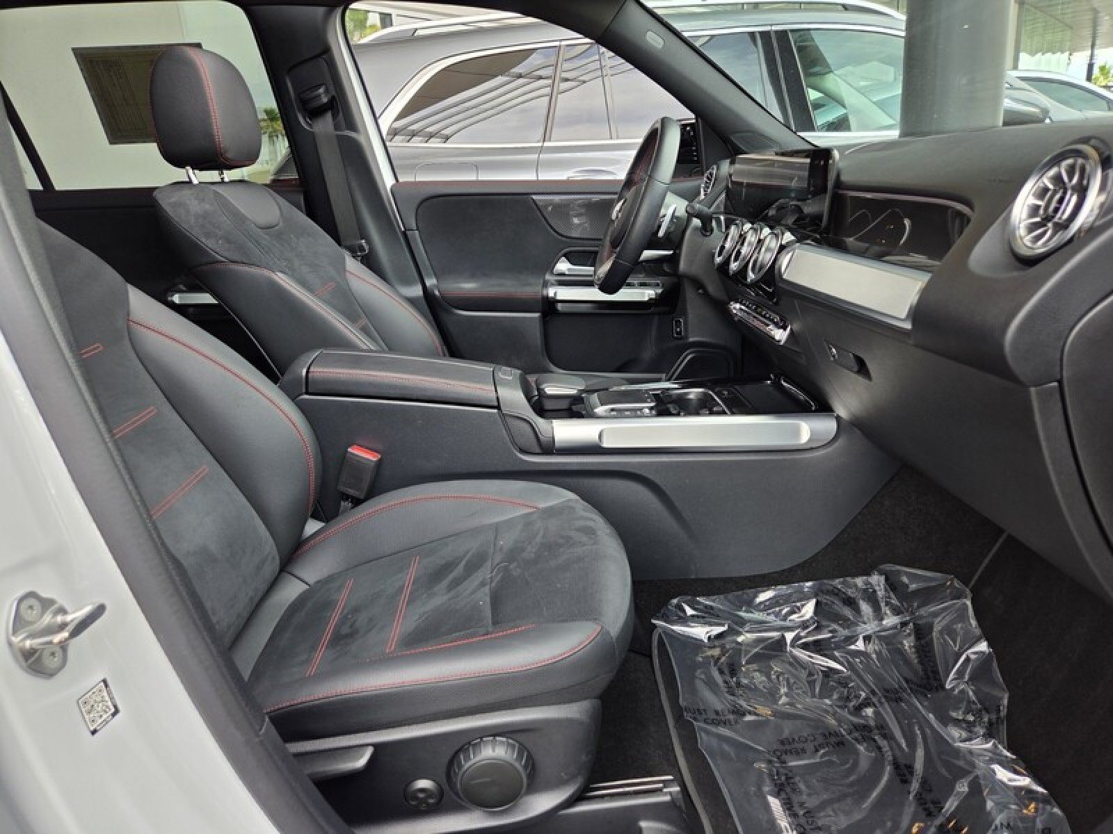 Certified 2022 Mercedes-Benz GLB 250 4MATIC image 19