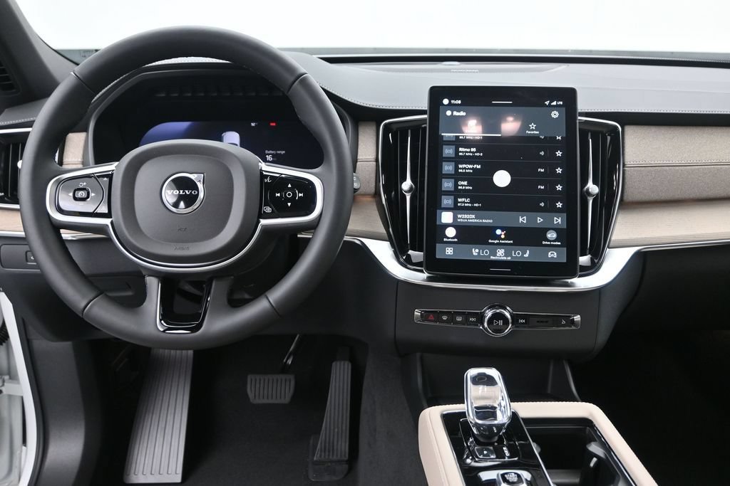 New 2026 Volvo XC90 T8 Plus w/ Protection Package Premier AWD/4WD image 12