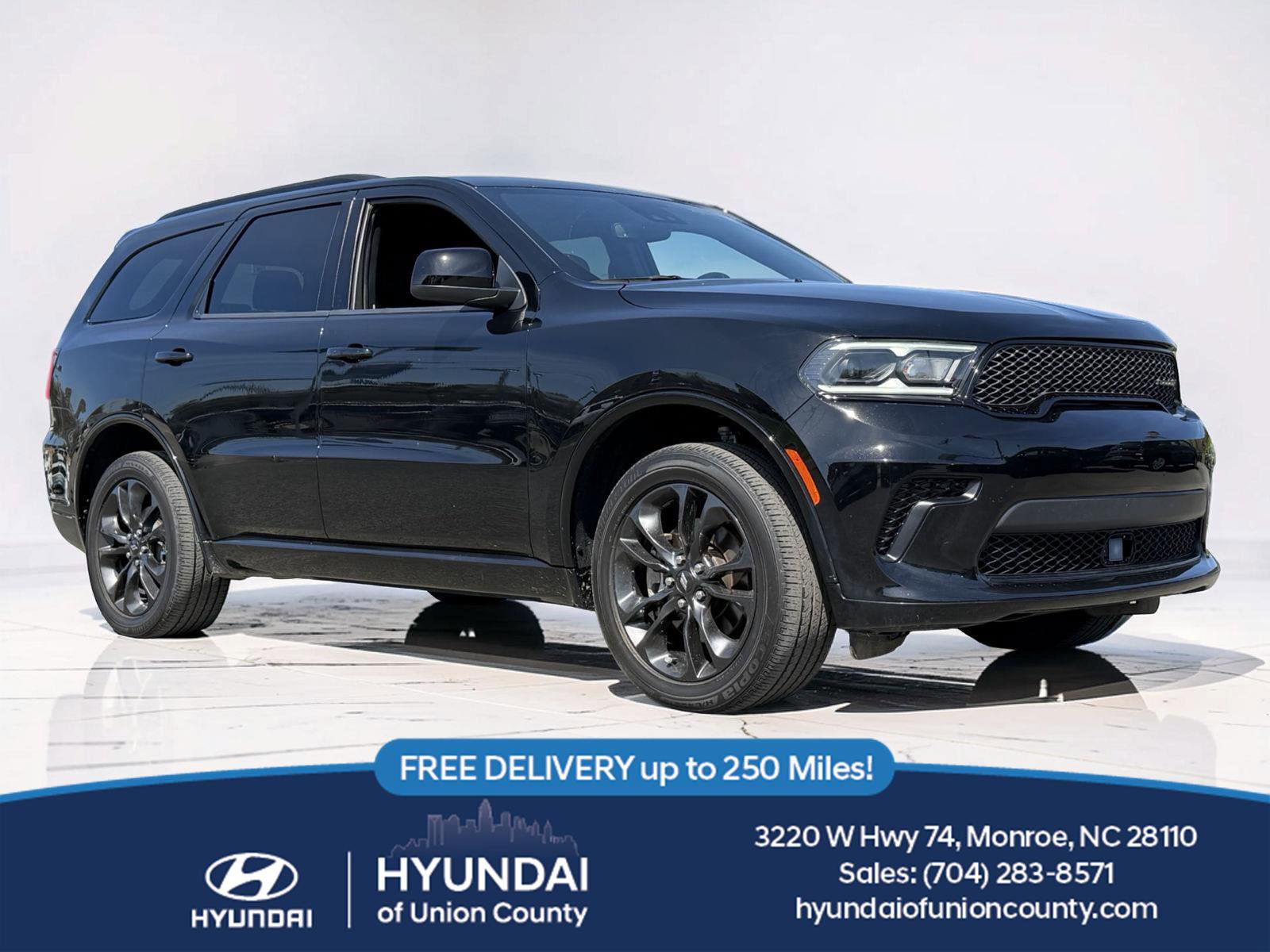 Used 2024 Dodge Durango SXT w/ SXT Blacktop Group image 1
