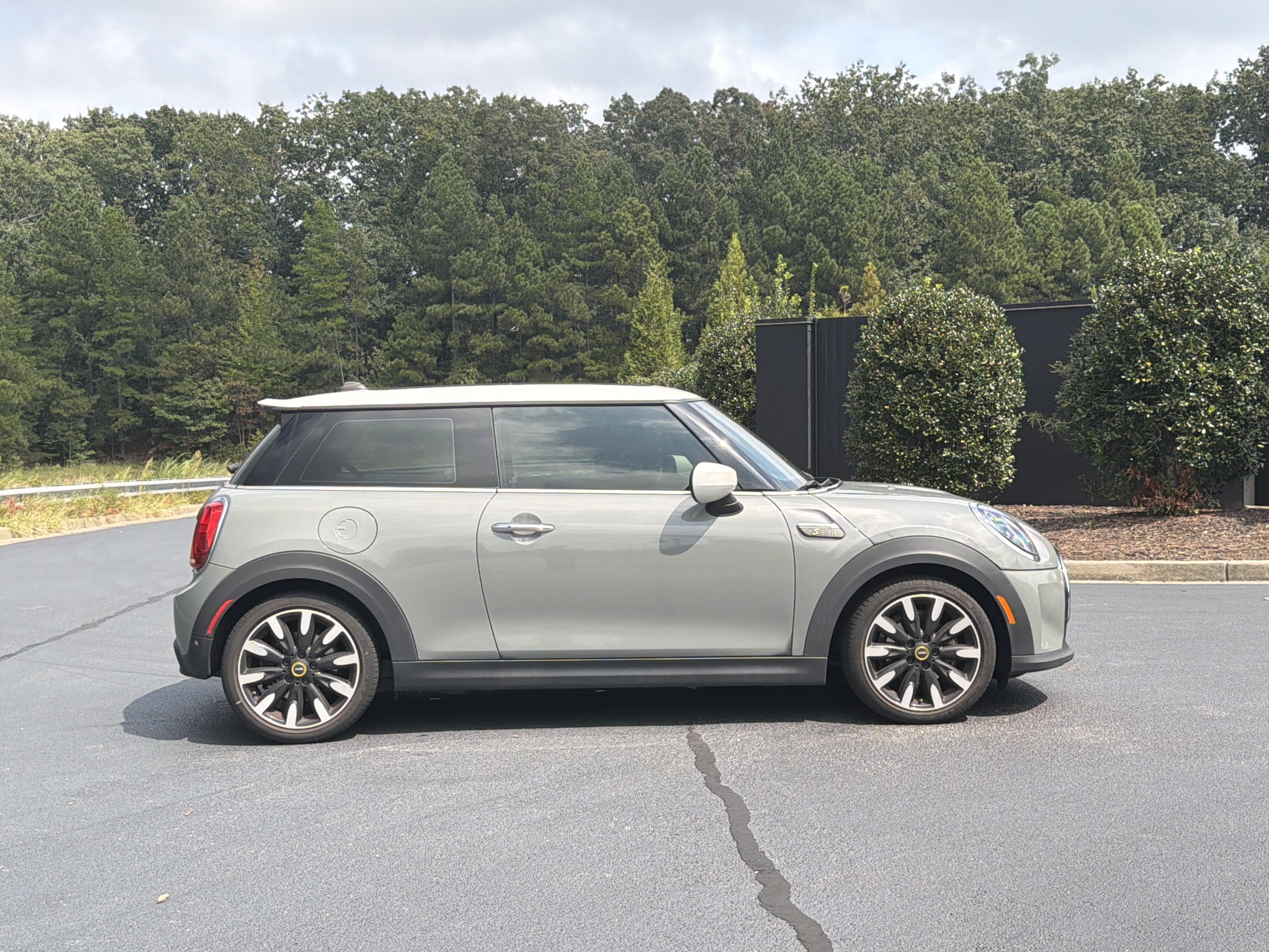 Used 2023 MINI Cooper SE FWD image 5