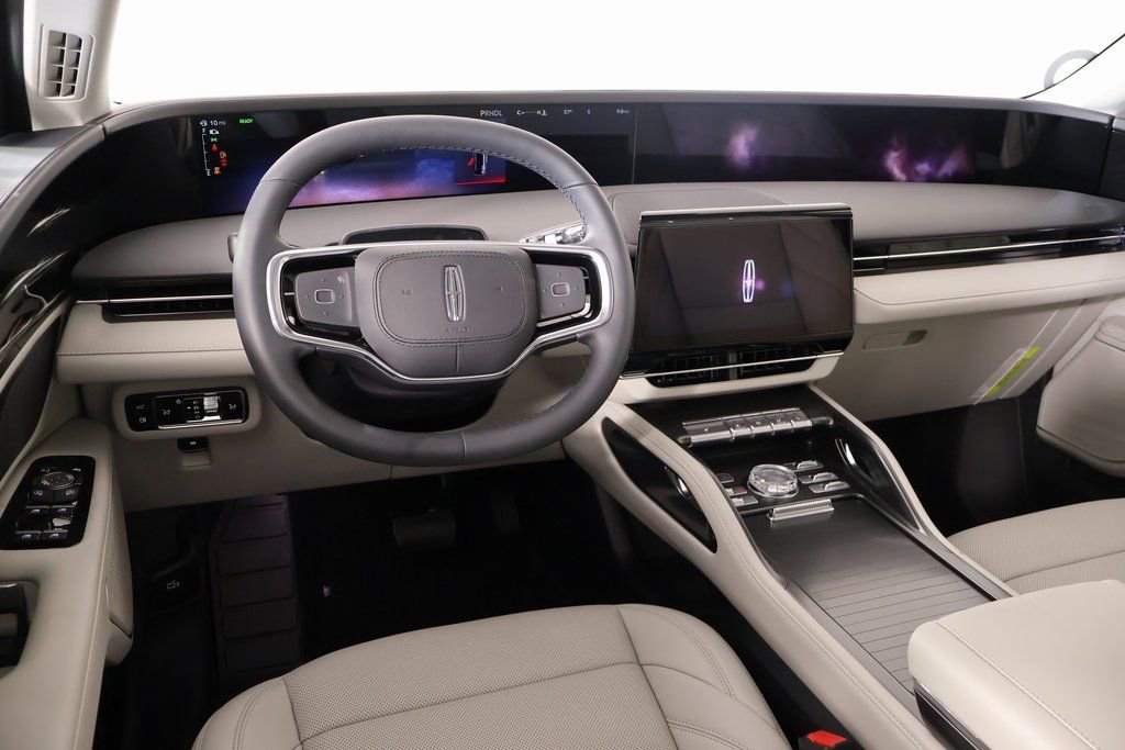 New 2026 Lincoln Nautilus Premier w/ Jet Appearance Package AWD/4WD image 2