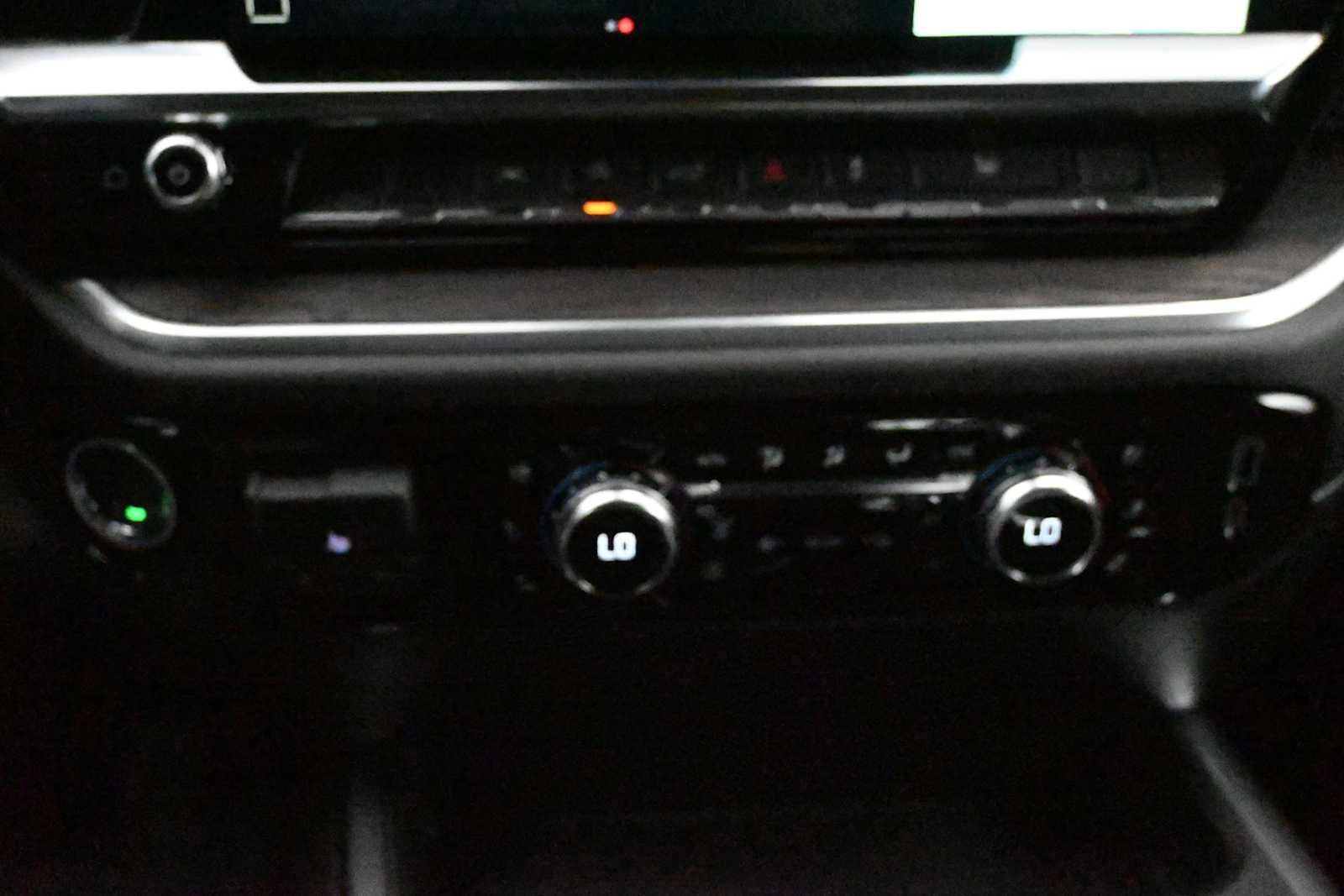 New 2026 GMC Sierra 1500 SLT w/ SLT Premium Package AWD/4WD image 21