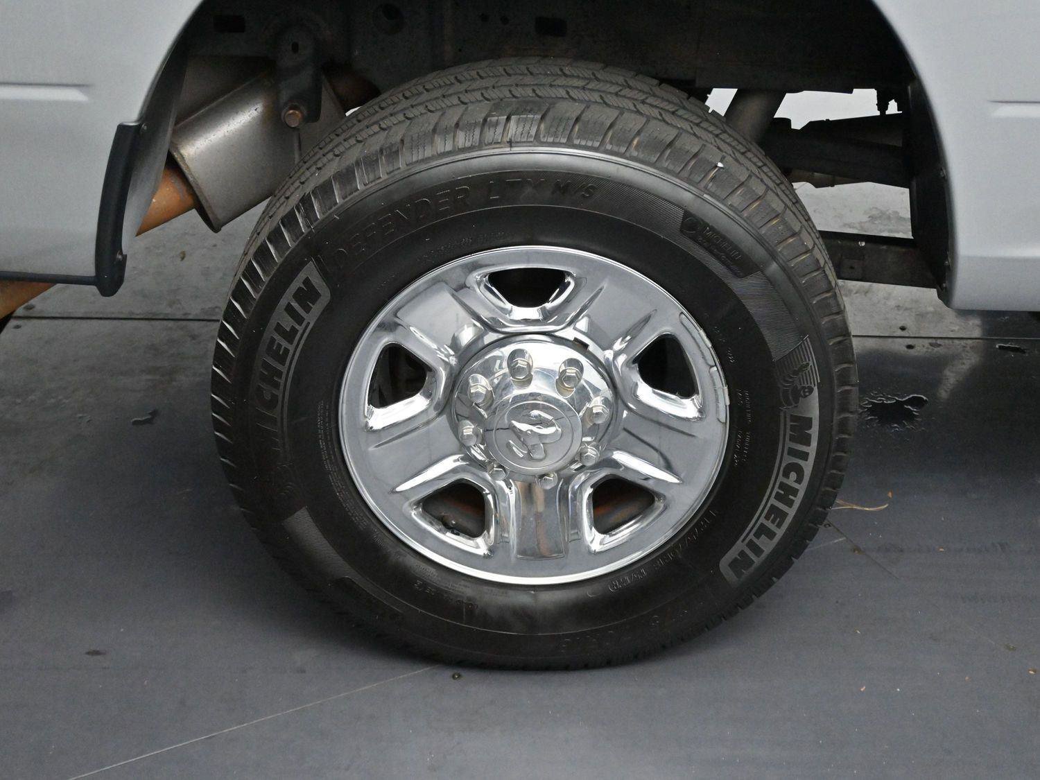 Used 2018 RAM 2500 SLT image 33