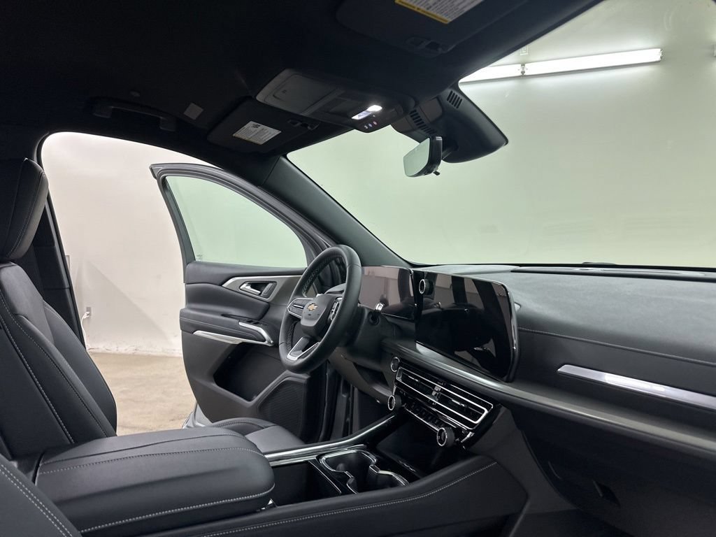 New 2026 Chevrolet Traverse LT w/ Driver Confidence Package AWD/4WD image 16