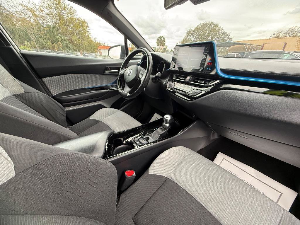 Used 2019 Toyota C-HR XLE FWD image 23