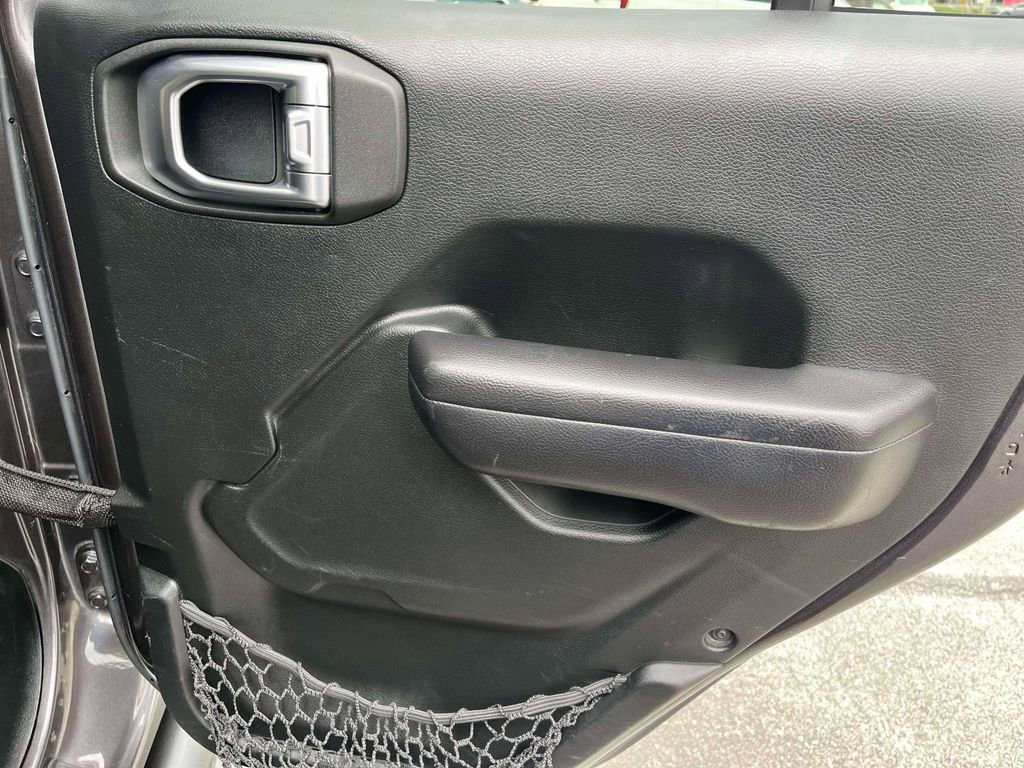 Used 2018 Jeep Wrangler Unlimited Sport S image 19