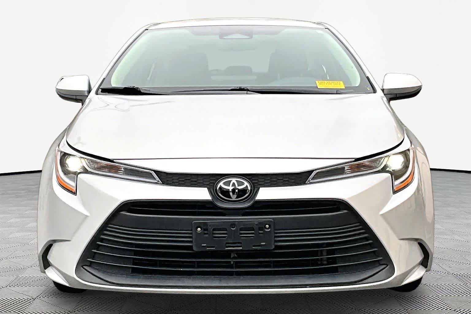 Certified 2025 Toyota Corolla LE FWD image 4