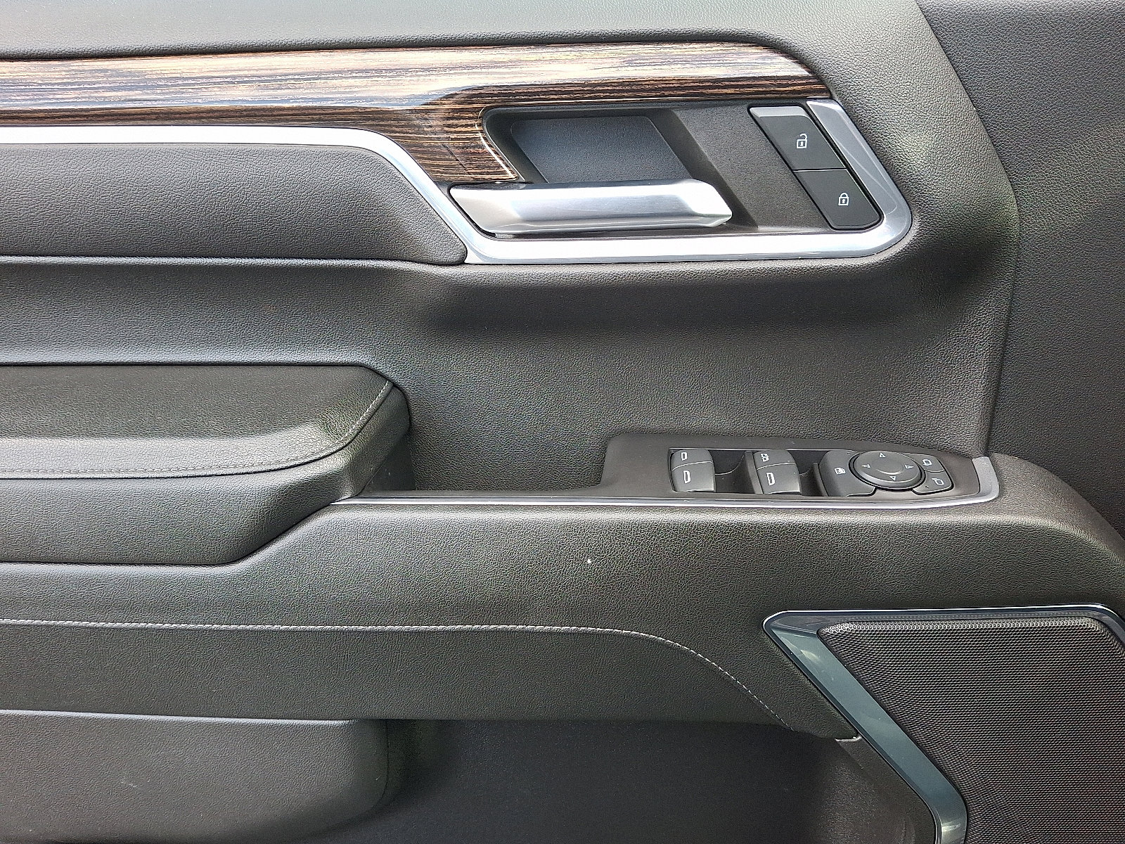 Used 2023 GMC Sierra 1500 SLE image 10