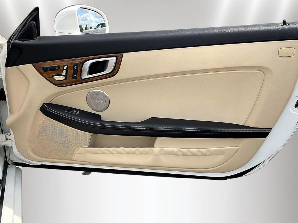 Used 2020 Mercedes-Benz SLC 300 image 23