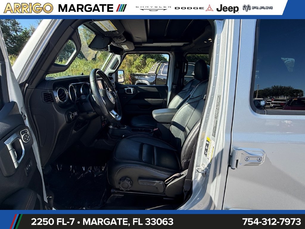 Used 2022 Jeep Wrangler Unlimited Rubicon AWD/4WD image 9