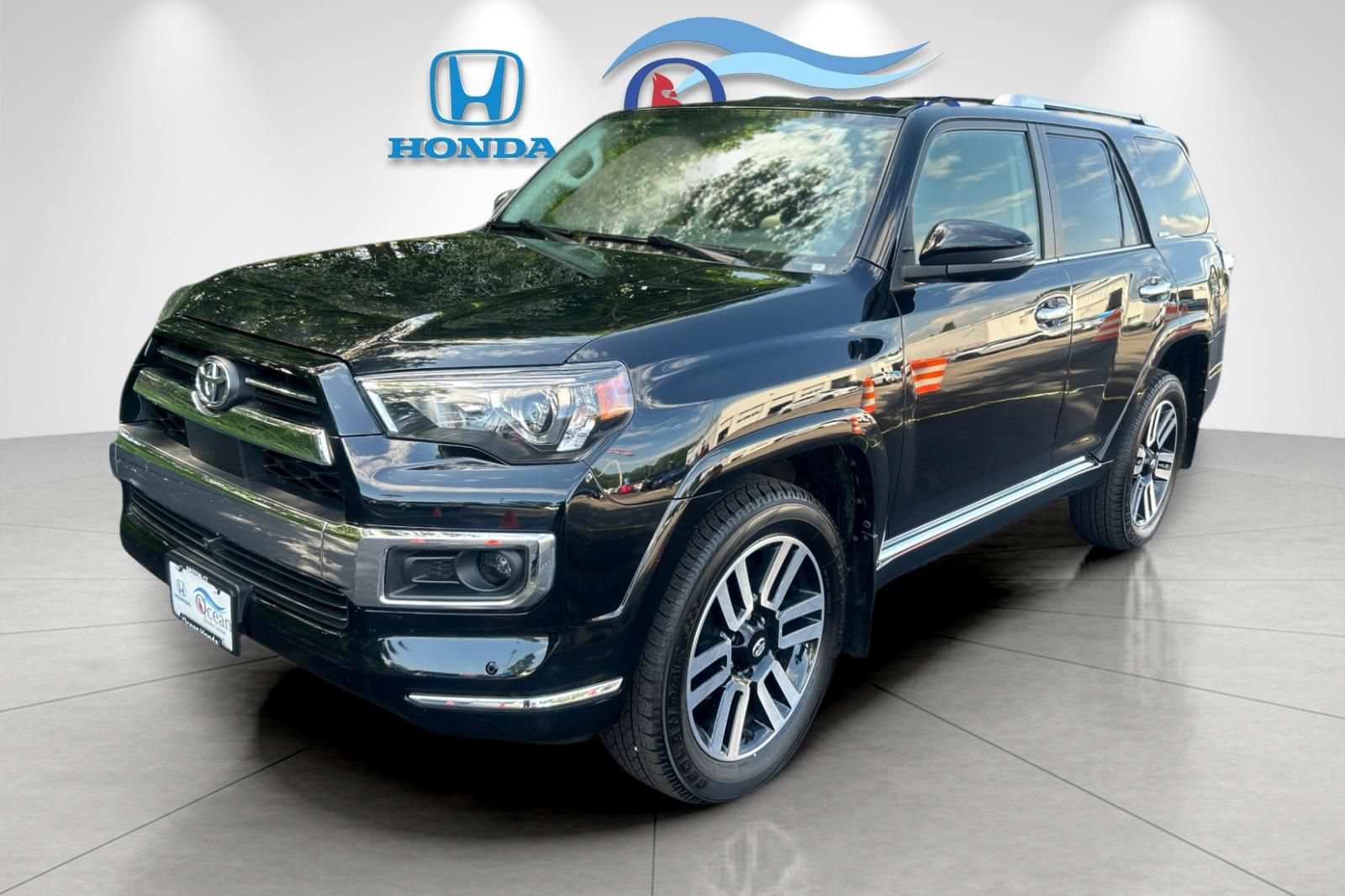 Used 2023 Toyota 4Runner Limited AWD/4WD image 7