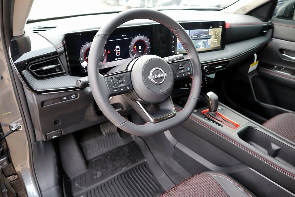 New 2025 Nissan Kicks SR FWD image 13