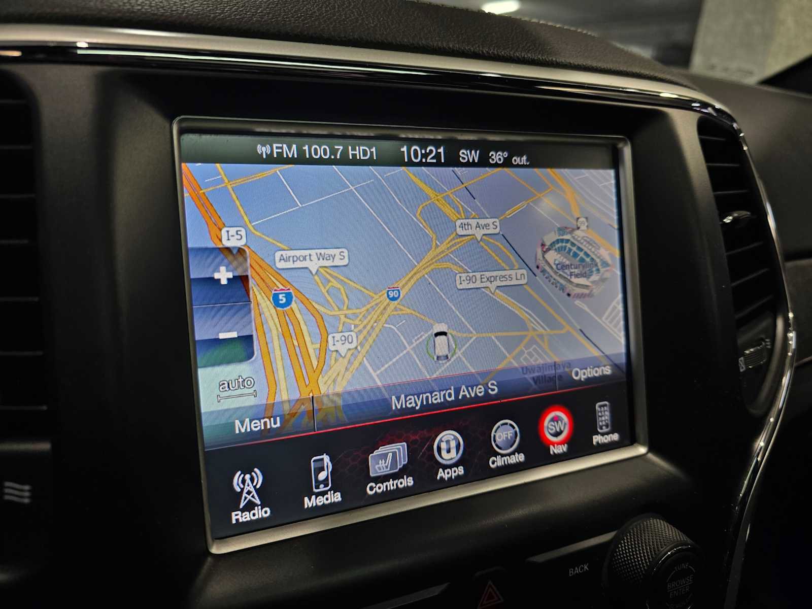 Used 2015 Jeep Grand Cherokee SRT w/ Luxury Group II image 17