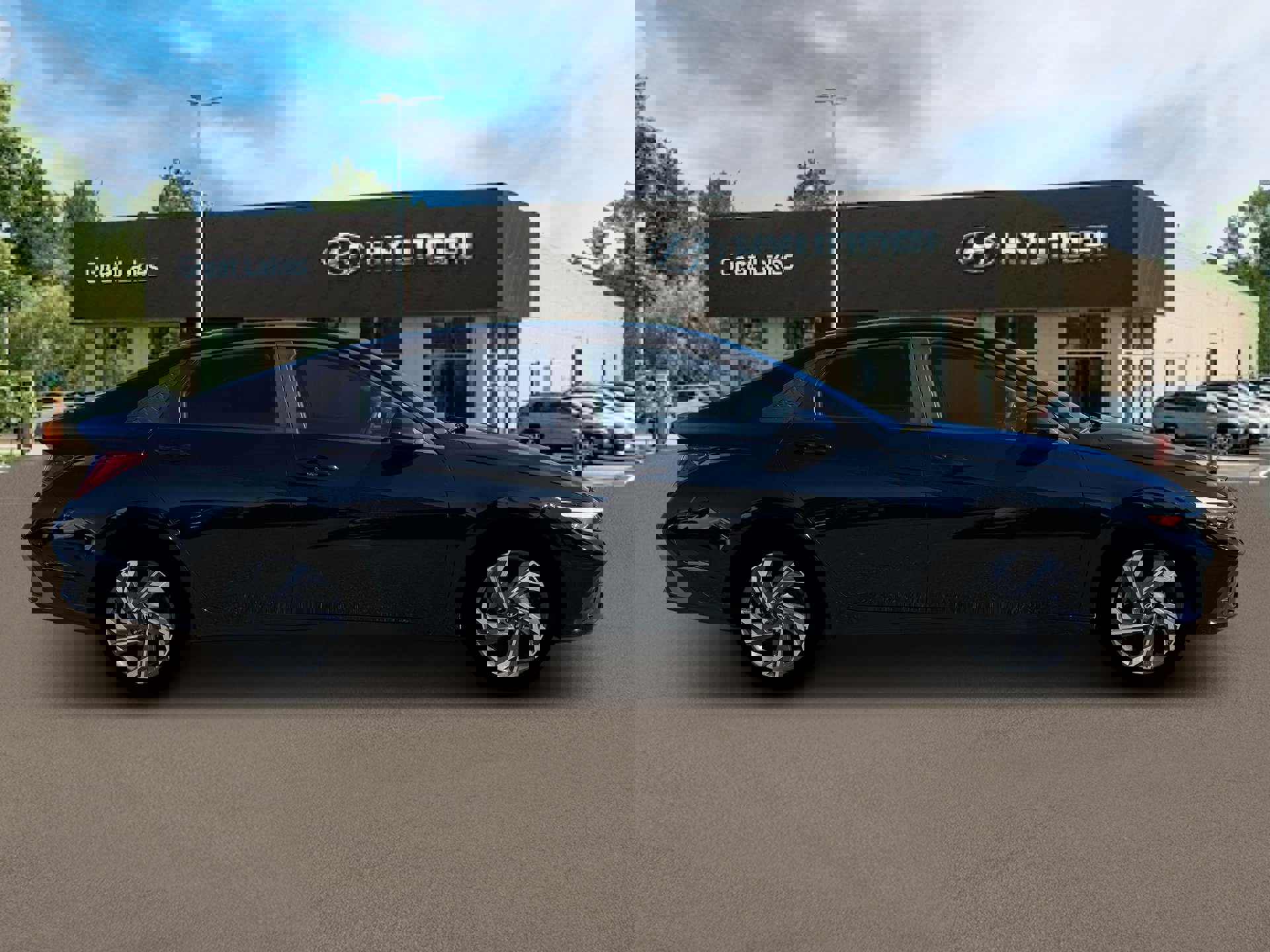 New 2025 Hyundai Elantra SEL image 9