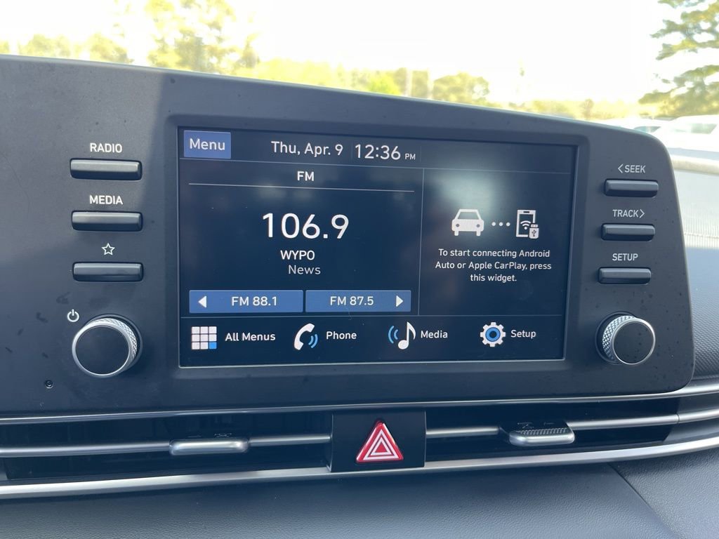 Used 2024 Hyundai Elantra SE image 10