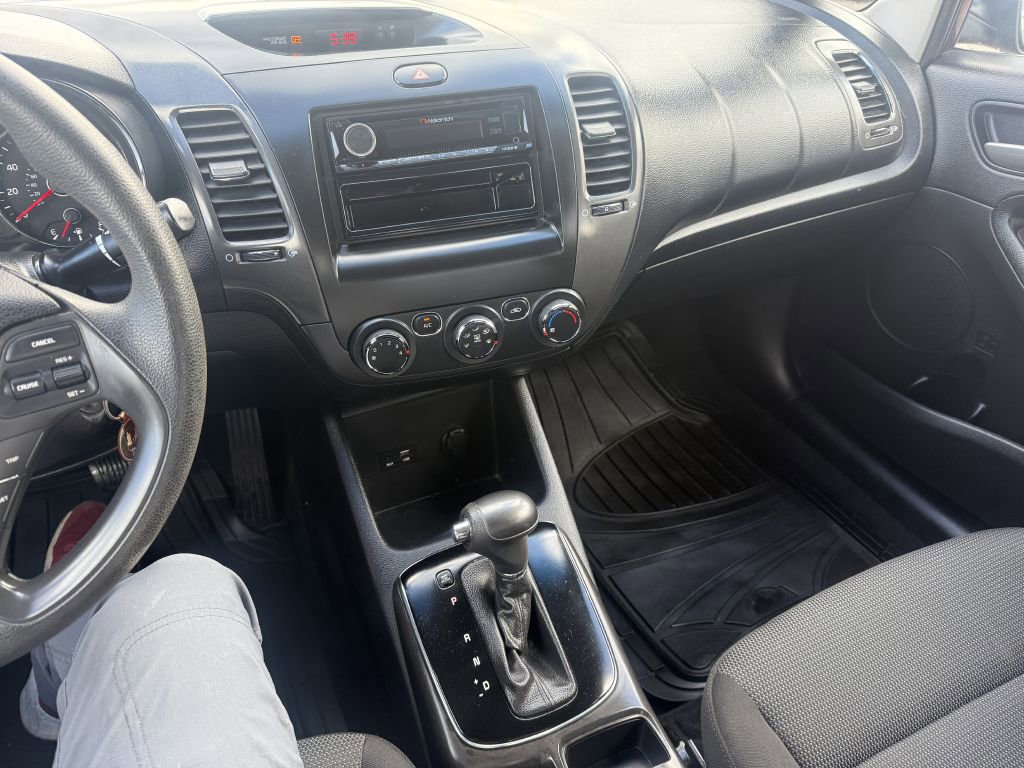 Used 2018 Kia Forte LX image 11