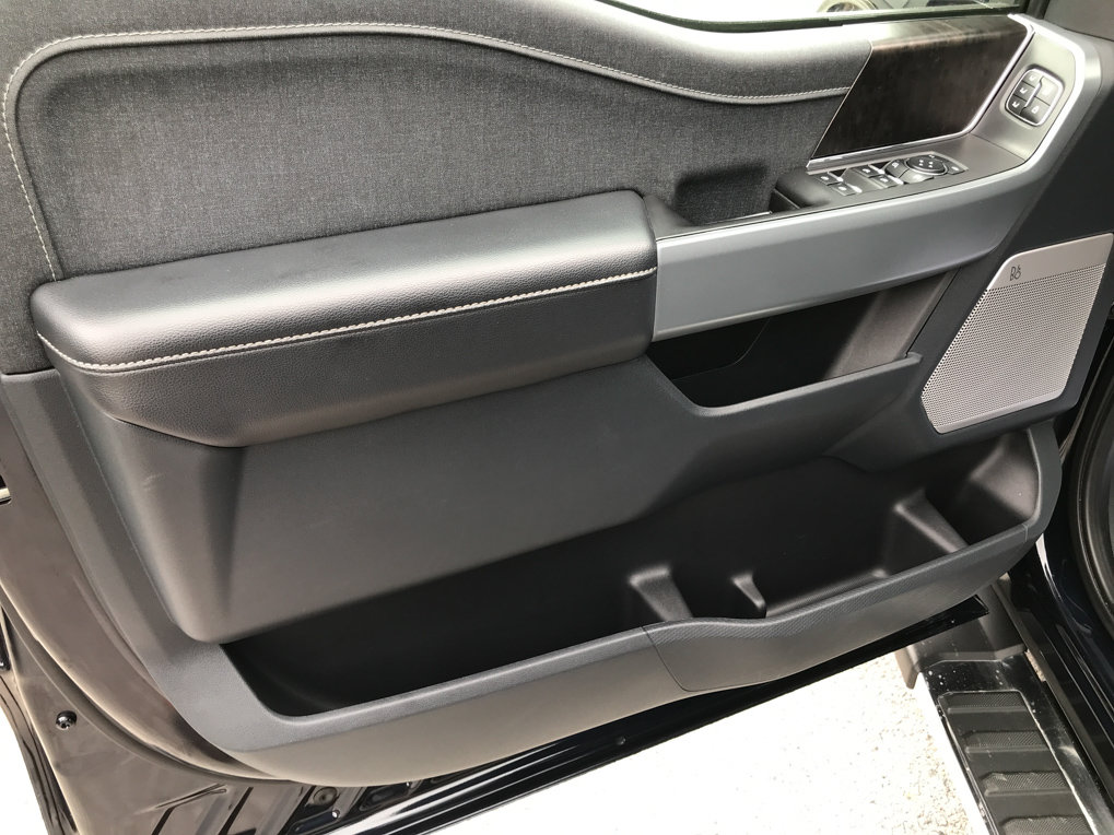Used 2023 Ford F150 Lariat AWD/4WD image 12