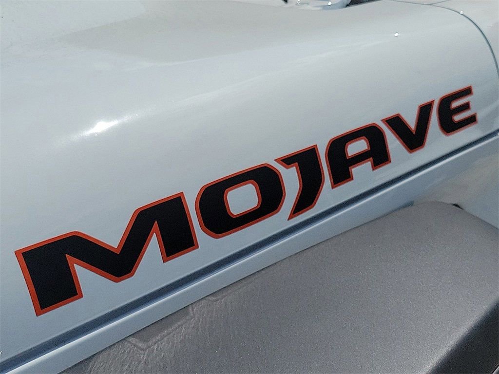 New 2025 Jeep Gladiator Mojave w/ Convenience Group AWD/4WD image 20