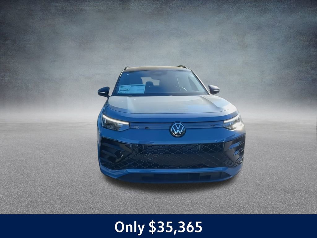 New 2025 Volkswagen Tiguan SE R-Line image 5