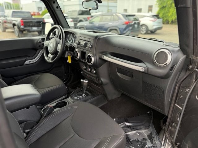 Used 2018 Jeep Wrangler Rubicon AWD/4WD image 10