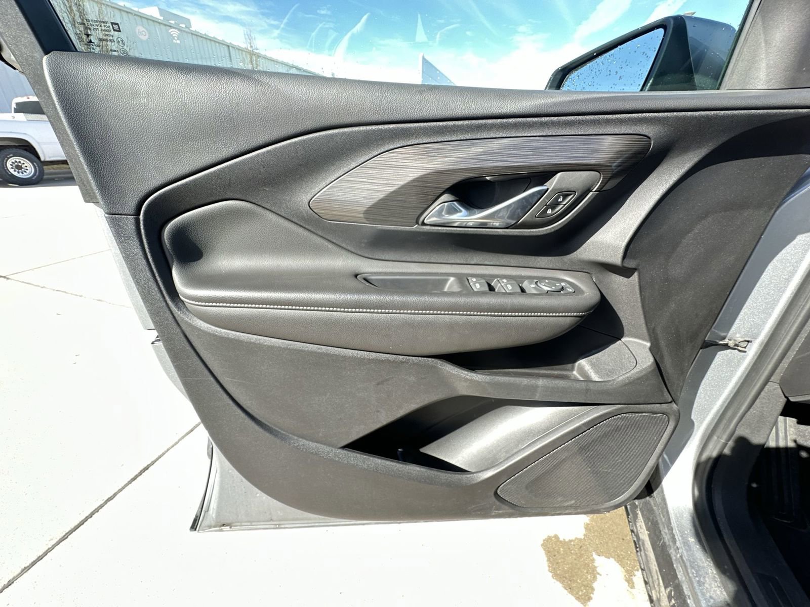 Used 2023 GMC Terrain SLE w/ Driver Convenience Package FWD image 21