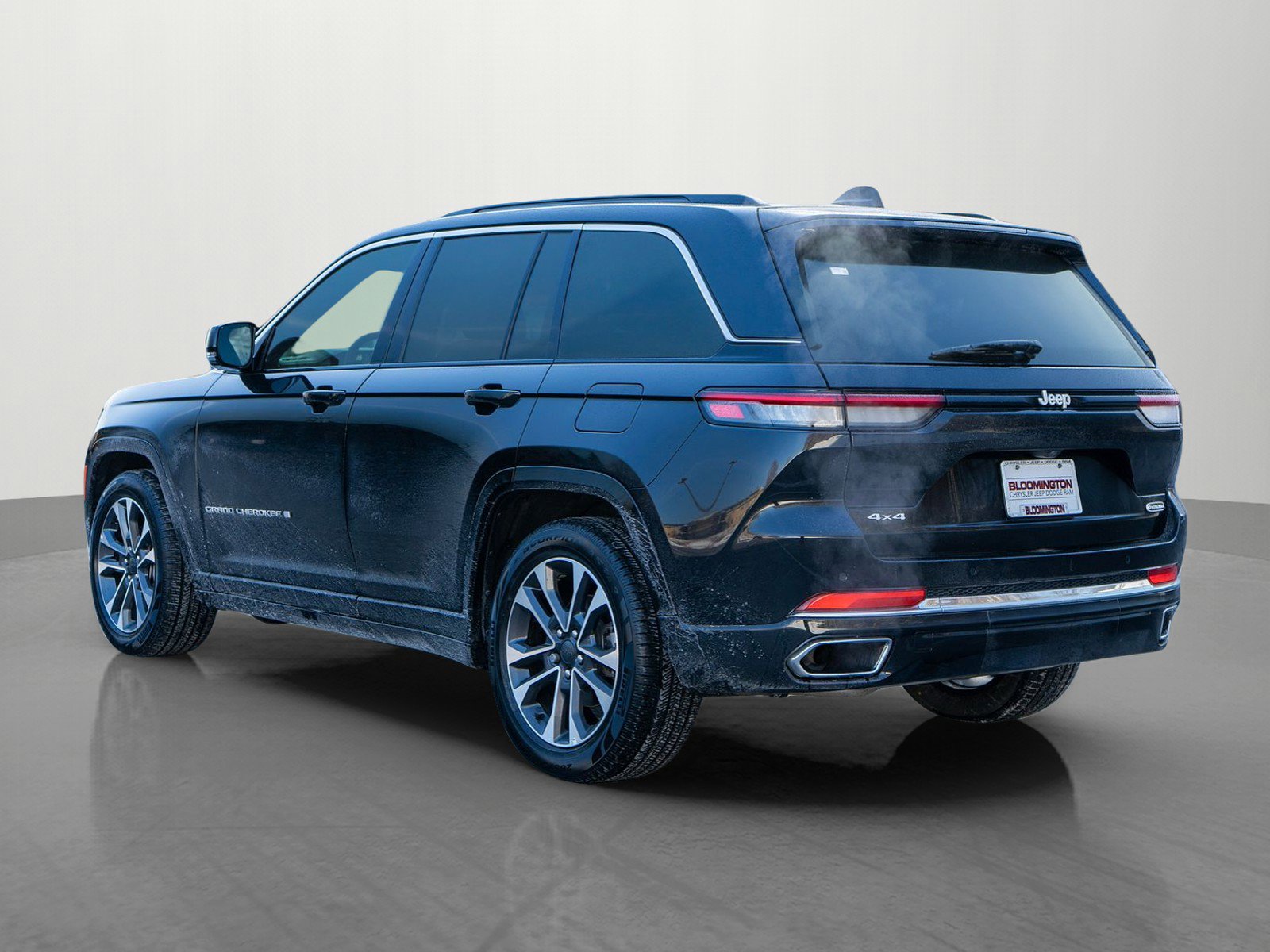 Used 2025 Jeep Grand Cherokee Overland image 5