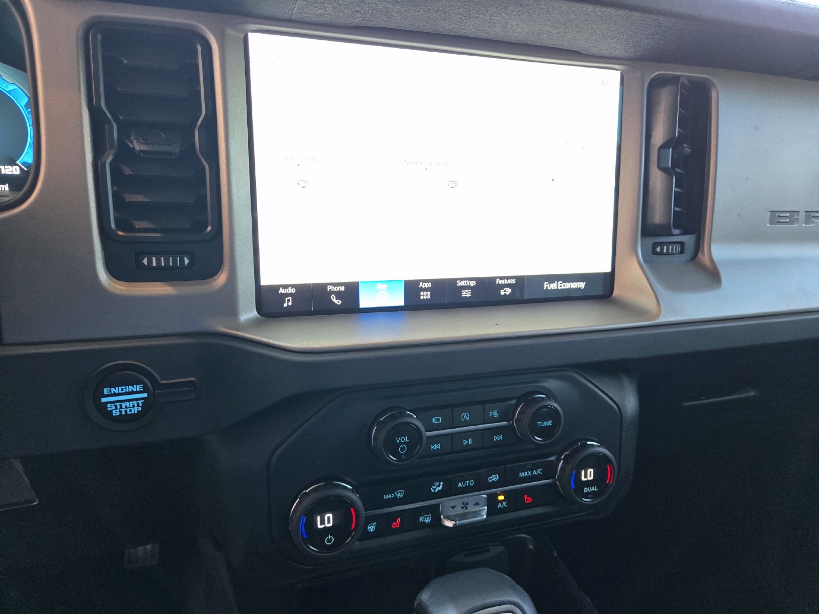 Used 2025 Ford Bronco Outer Banks AWD/4WD image 15