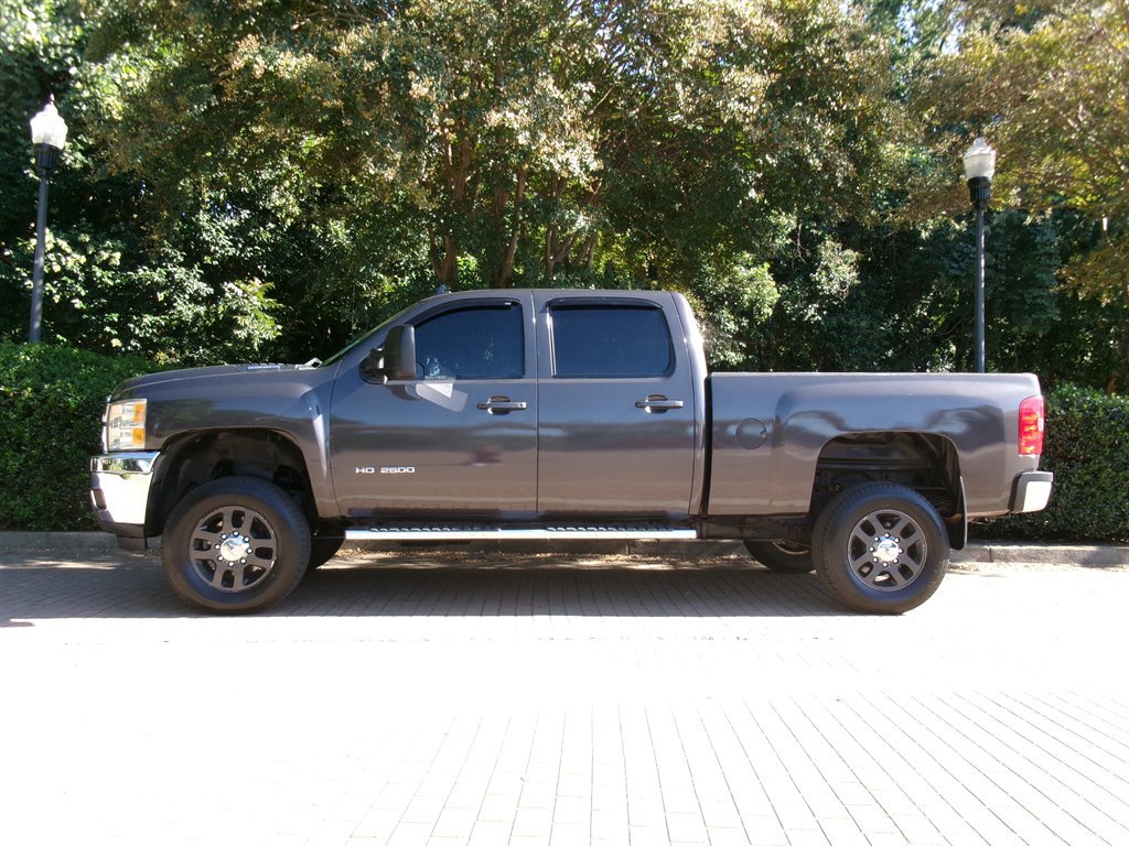 Used 2011 Chevrolet Silverado 2500 LTZ w/ LTZ Plus Package AWD/4WD image 9