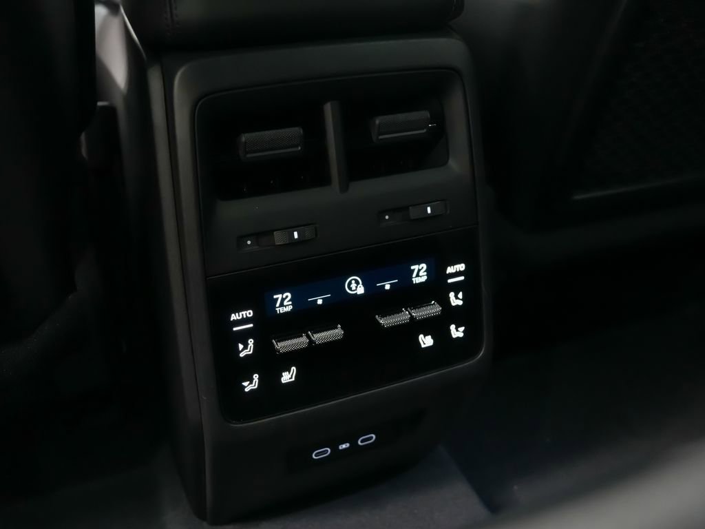 New 2026 Porsche Macan 4 Electric image 32