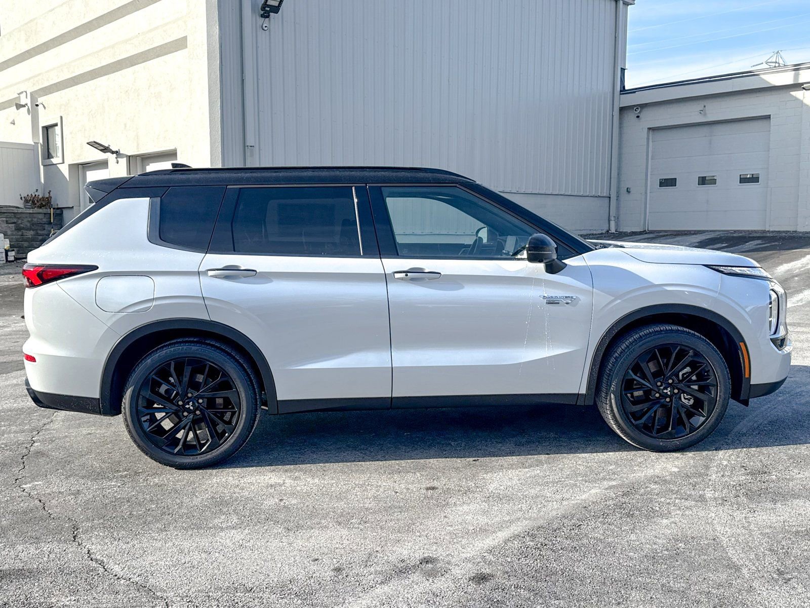 New 2025 Mitsubishi Outlander SEL Black Edition image 8