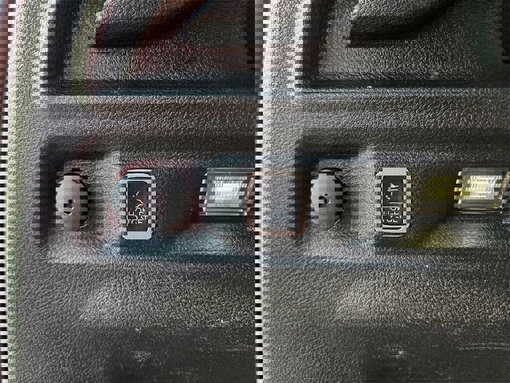 Used 2021 Jeep Grand Cherokee L Limited image 24