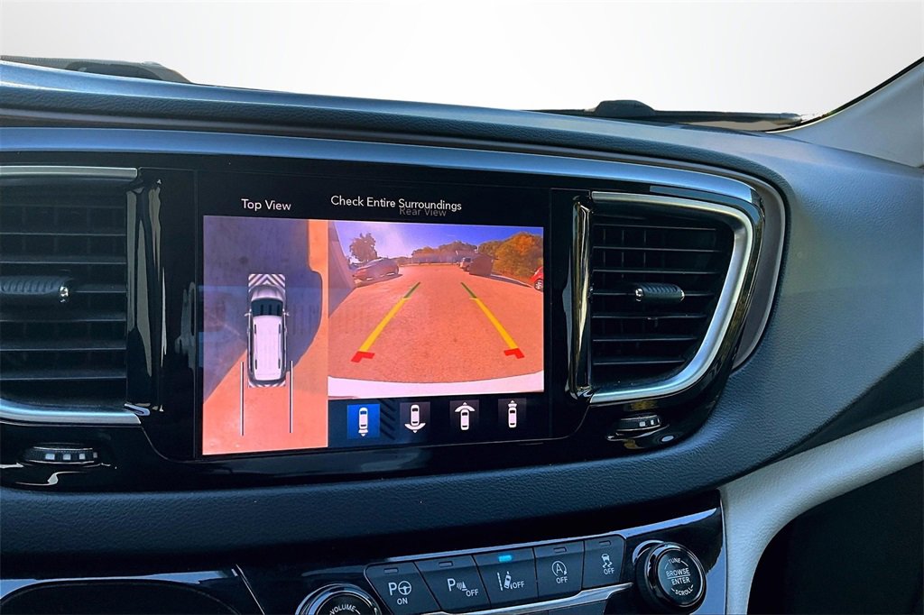 Used 2019 Chrysler Pacifica Touring-L Plus w/ Advanced Safetytec Group image 14